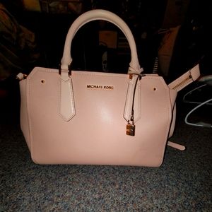Michael kors letter pink putse